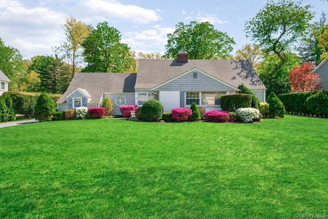 House in Garden City, New York, United States 1 - 18936905