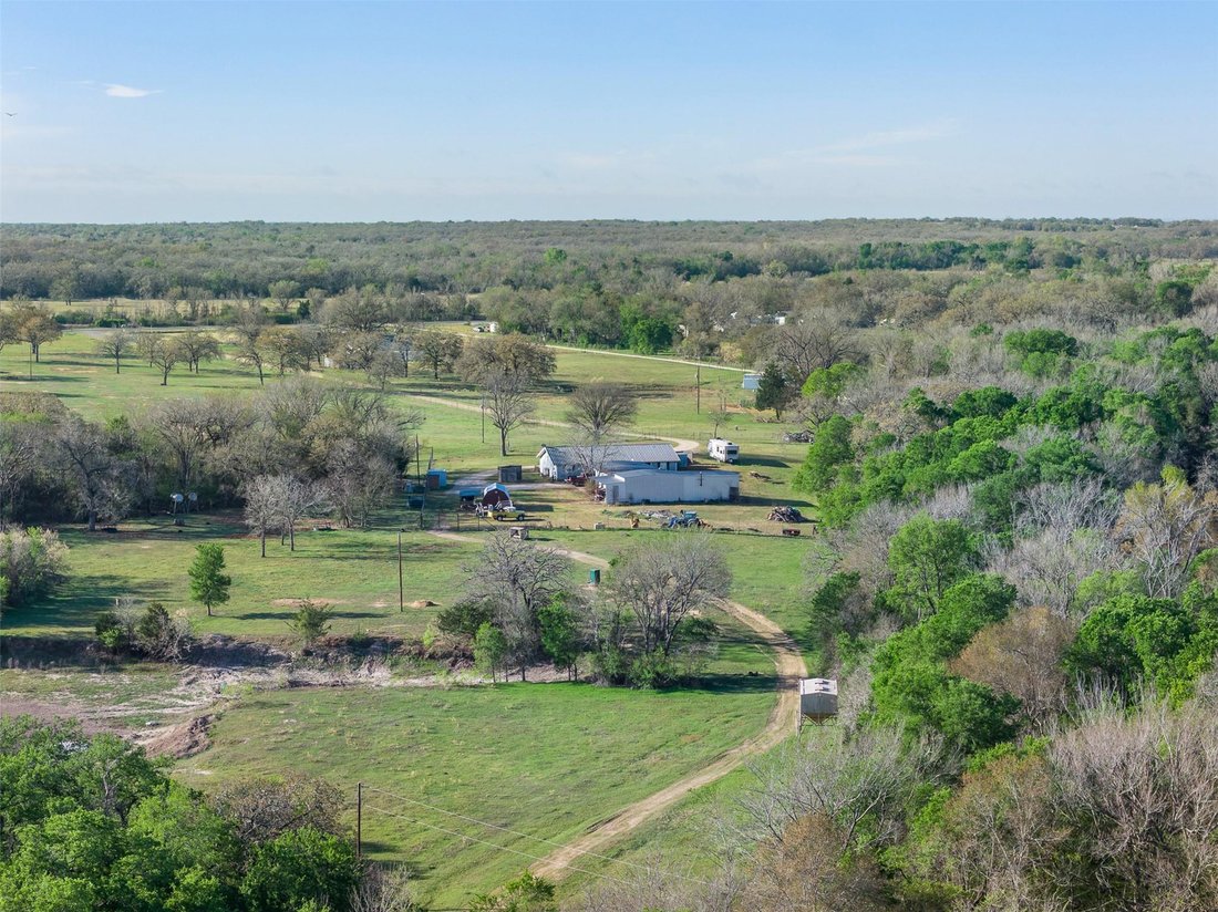 House in Davilla, Texas, United States 2 - 18936933