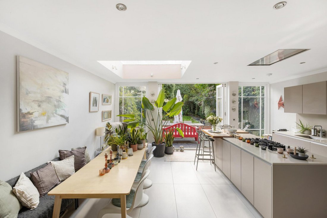 House in Chiswick, Hounslow, England 1 - 18937246