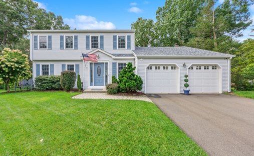 House in Cheshire, Connecticut, United States 1