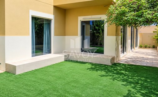 Villa in Khalifa City, Abu Dhabi, United Arab Emirates 1