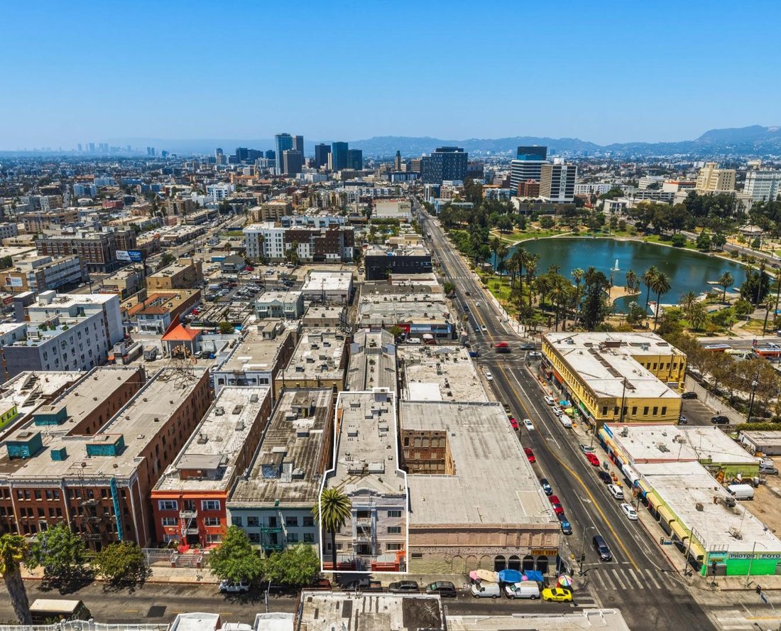 Los Angeles, California, United States 2 - 18936792