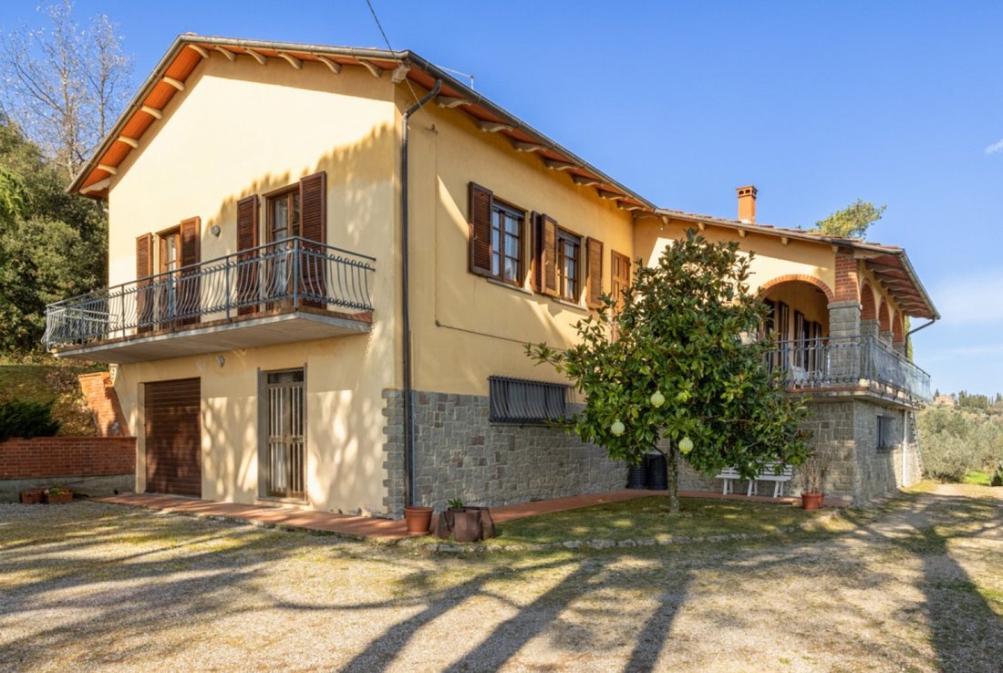 Villa in Monte San Savino, Tuscany, Italy 4 - 18936759