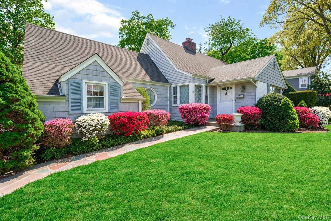 House in Garden City, New York, United States 2 - 18936905