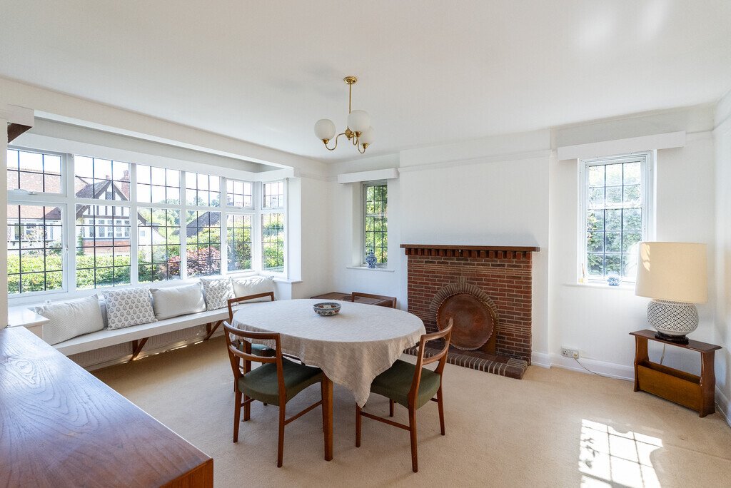 House in Surrey, England 3 - 18937066