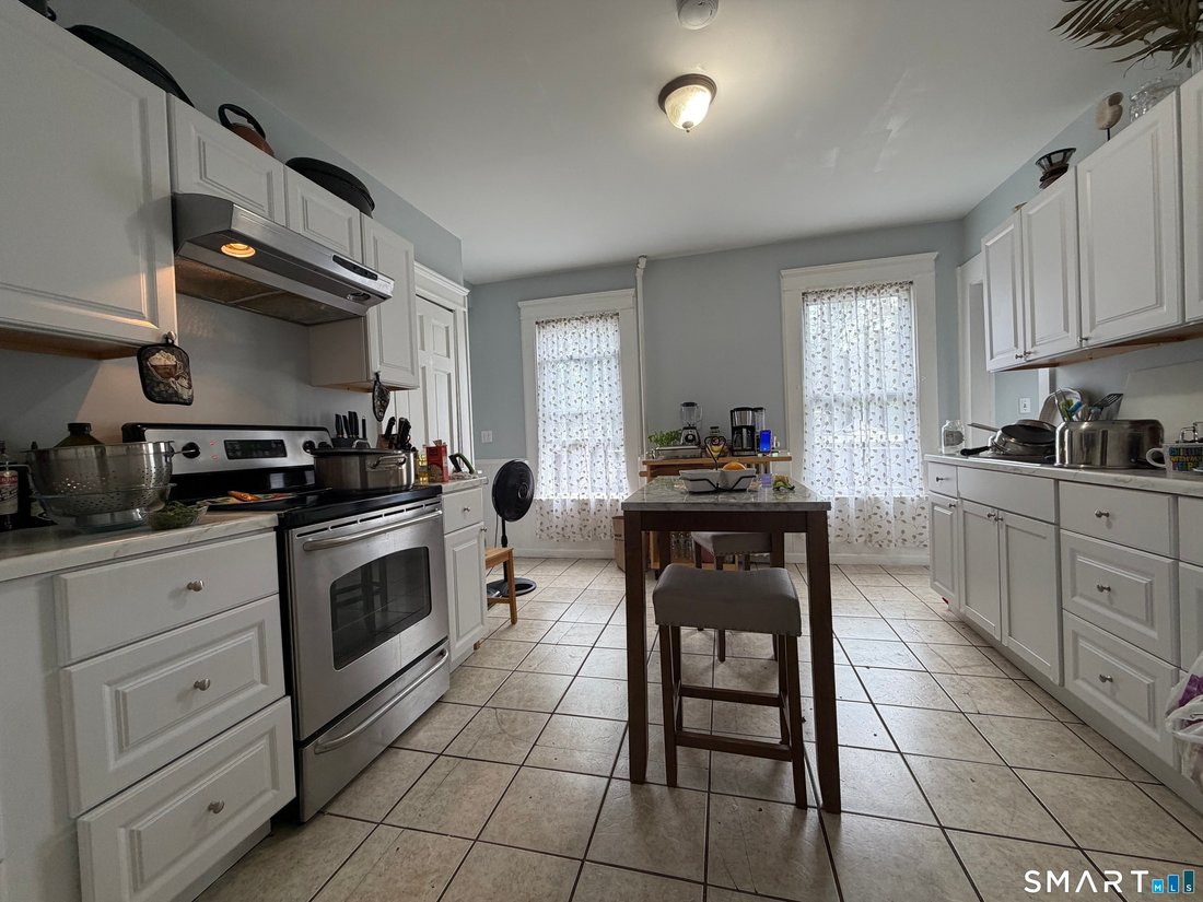 West Haven, Connecticut, United States 5 - 18937258