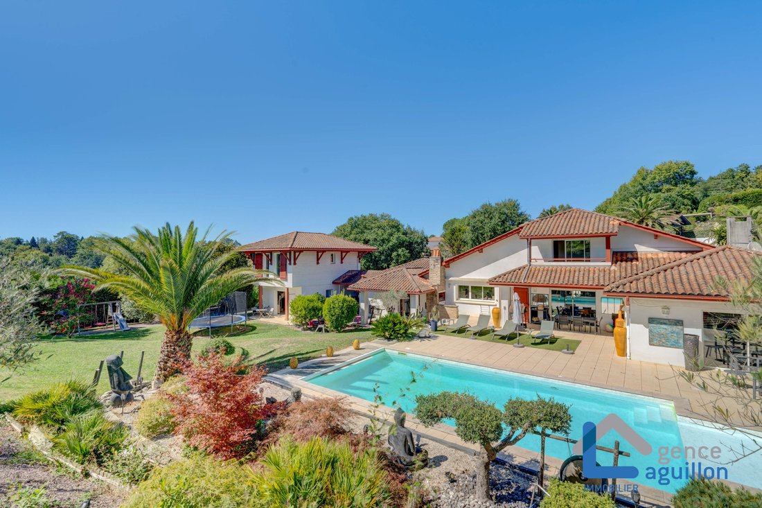 House in Centre Ville, Saint-Jean-de-Luz, France 1 - 18937785