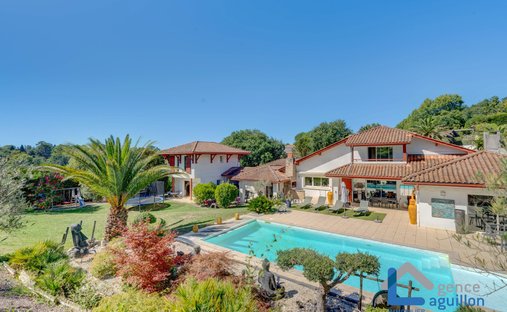 House in Centre Ville, Saint-Jean-de-Luz, France 1
