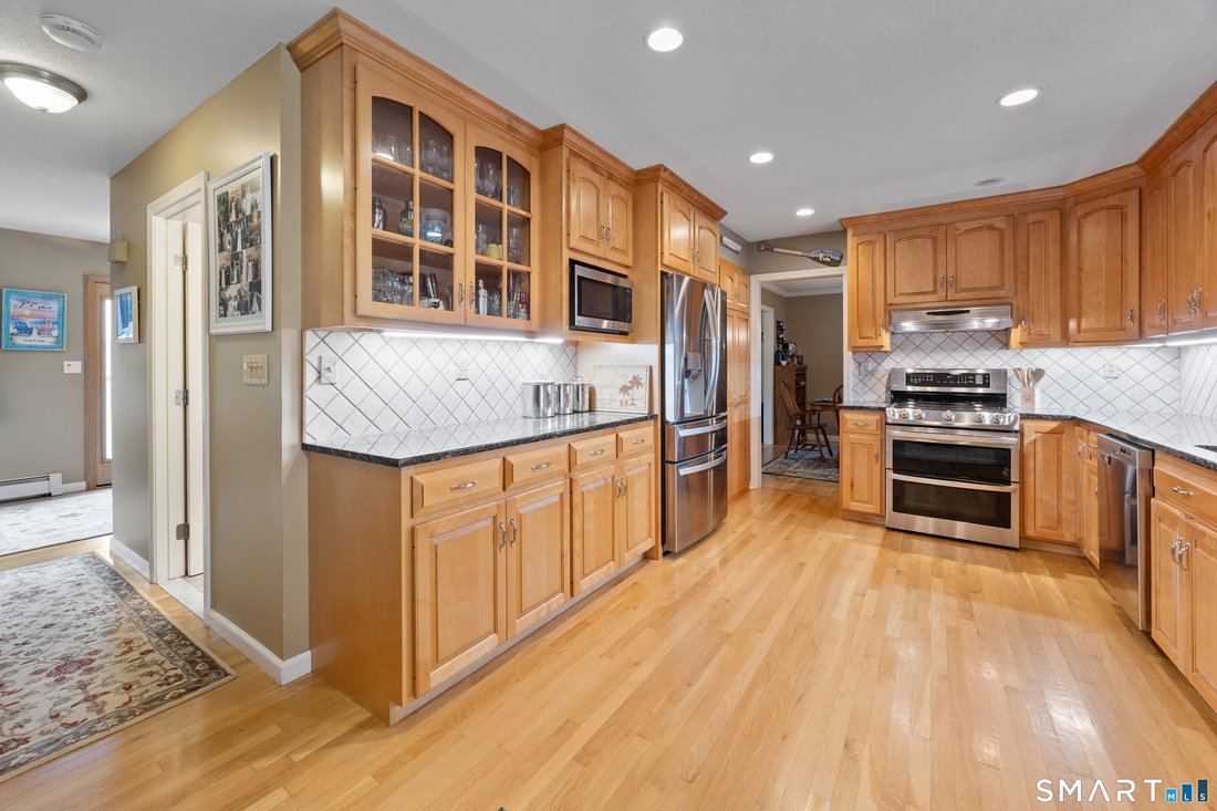 House in Cheshire, Connecticut, United States 4 - 18937280