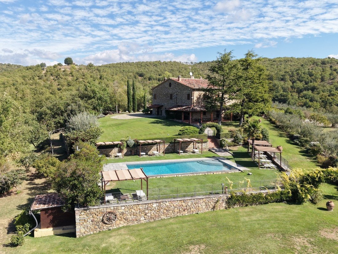 Villa in Civitella In Val di Chiana, Tuscany, Italy 1 - 18936666