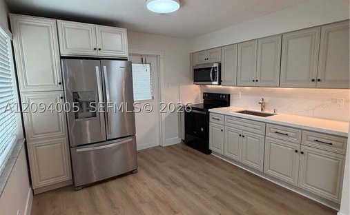 House in Hallandale Beach, Florida, United States 1