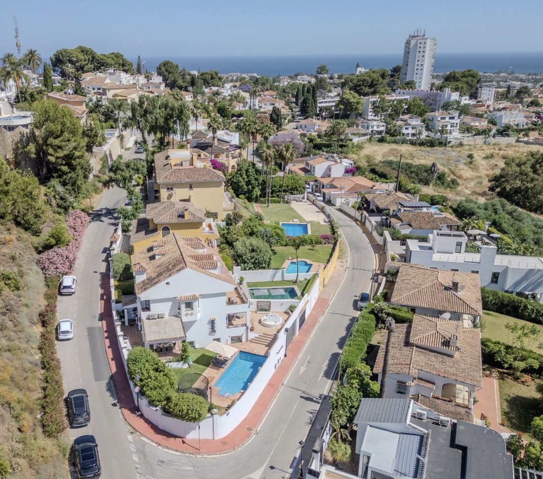 Villa in Marbella, Andalusia, Spain 1 - 18937350