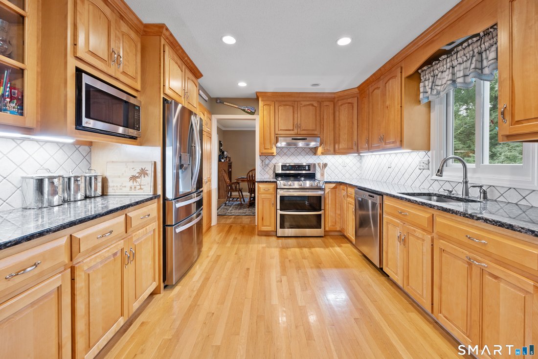 House in Cheshire, Connecticut, United States 5 - 18937280
