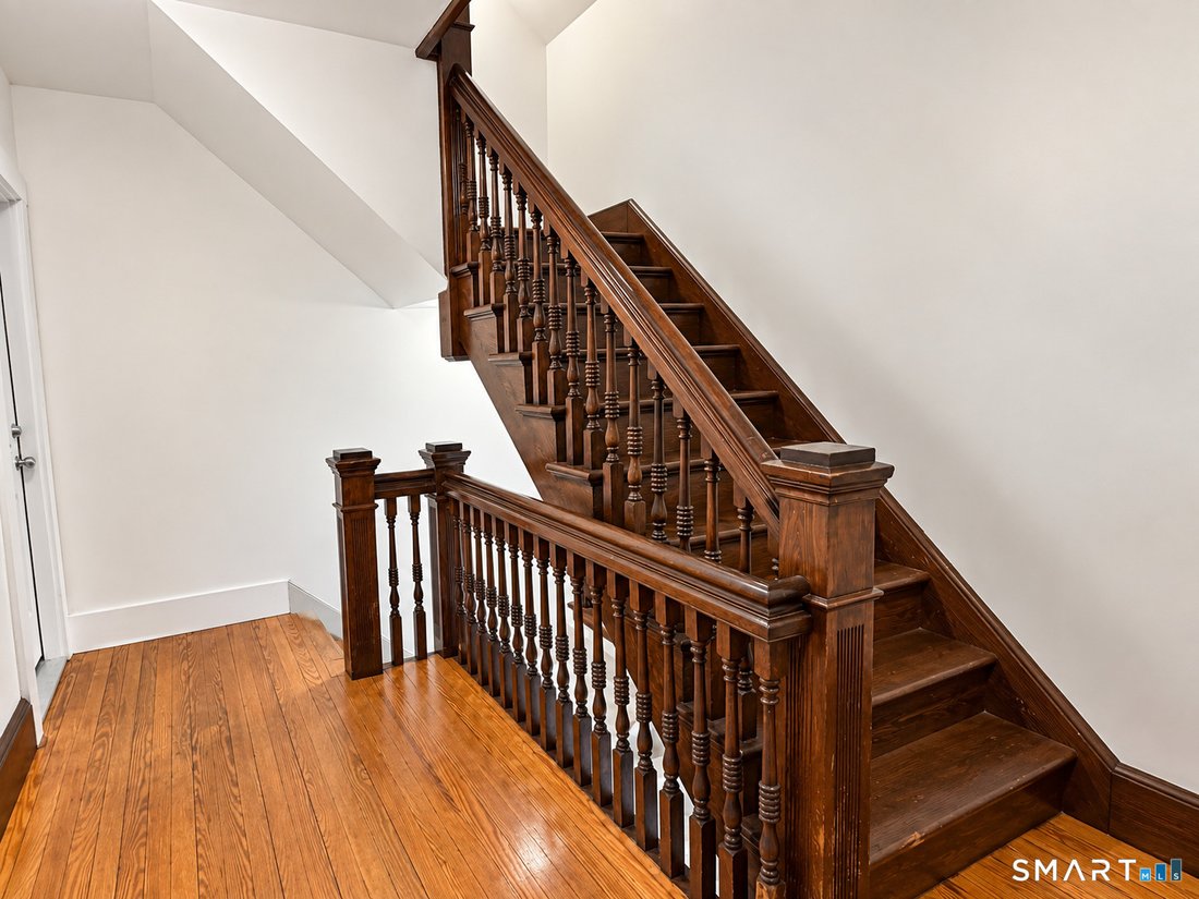 West Haven, Connecticut, United States 4 - 18937258