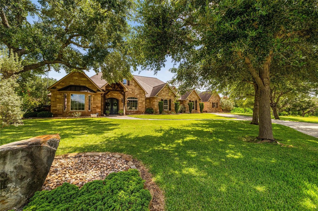 House in Yoakum, Texas, United States 1 - 18936957