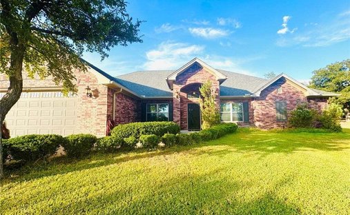 House in The Grove, Texas, United States 1