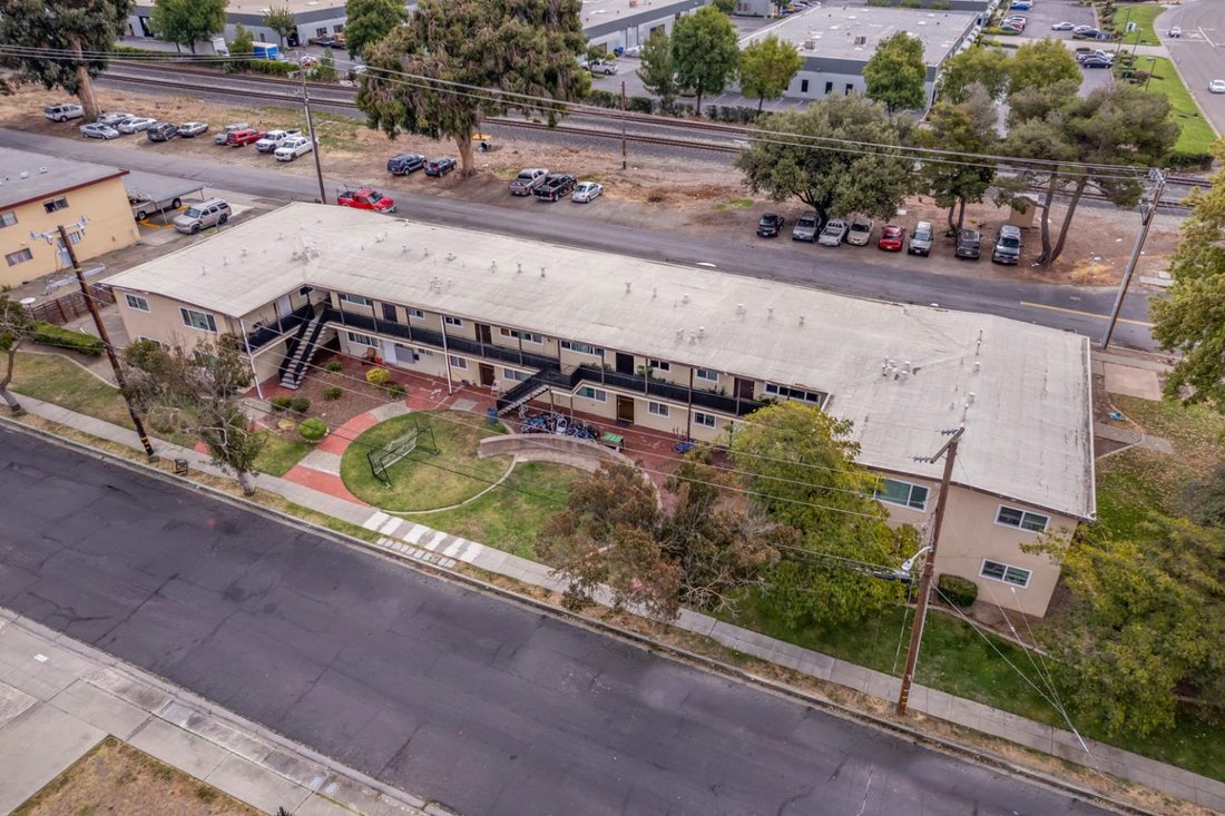 Newark, California, United States 2 - 18936788