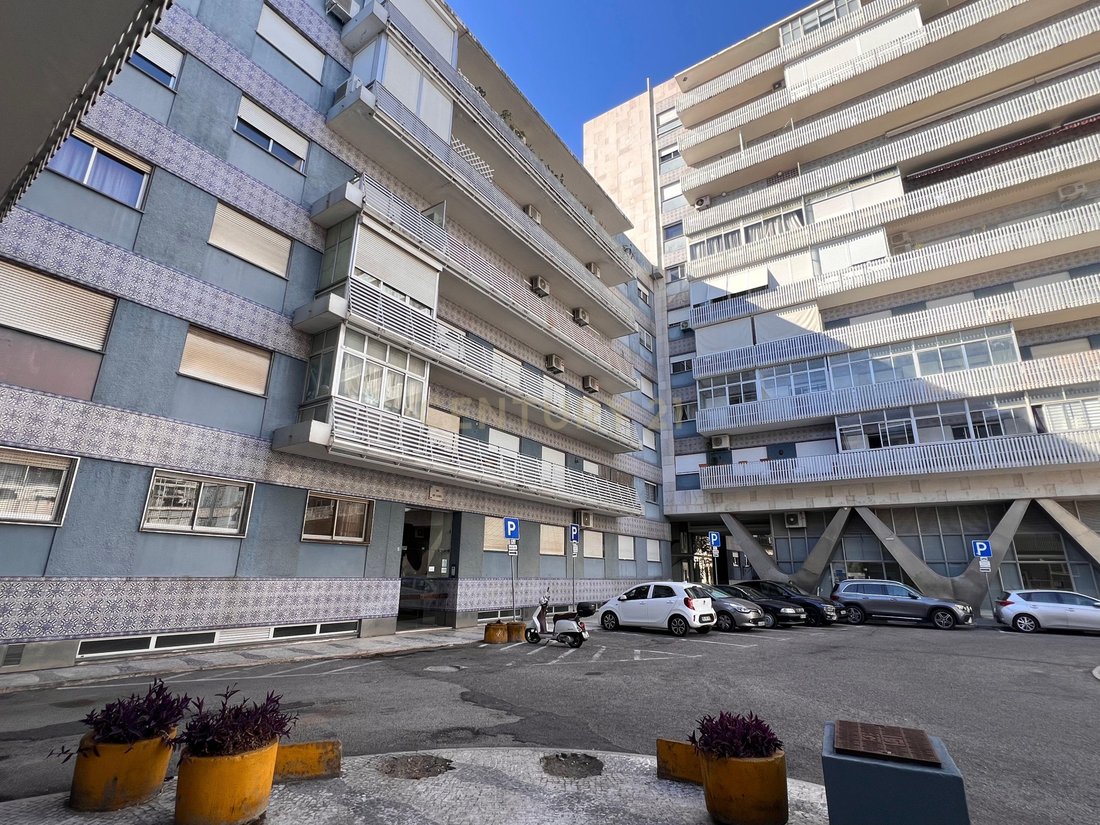Apartment in Arroios, Lisbon, Portugal 3 - 18937571