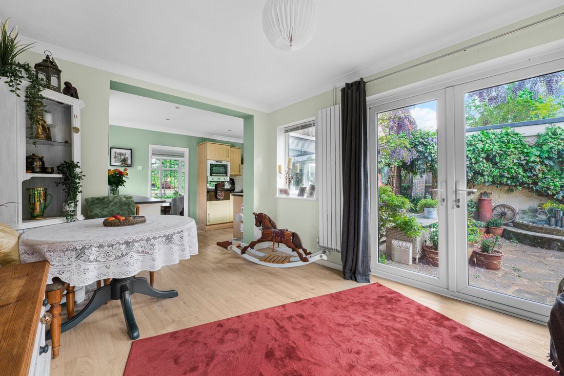 House in Abbotswood, Guildford, England 4 - 18936987