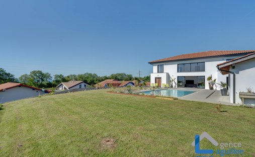 Villa in Hendaye, Nouvelle-Aquitaine, France 1
