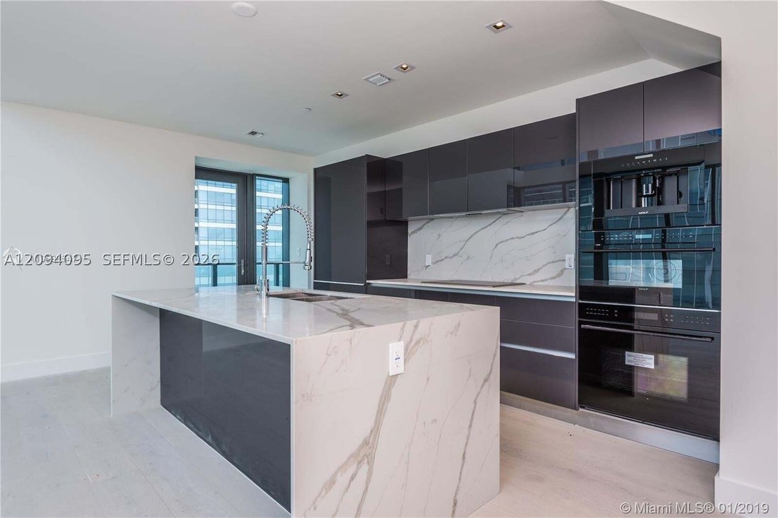 Condo in Miami, Florida, United States 3 - 18937020