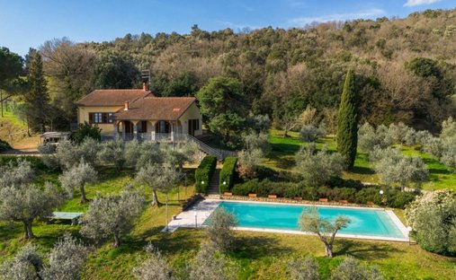 Villa in Monte San Savino, Tuscany, Italy 1