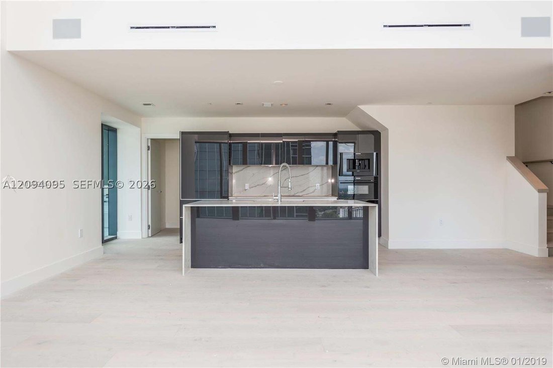 Condo in Miami, Florida, United States 4 - 18937020