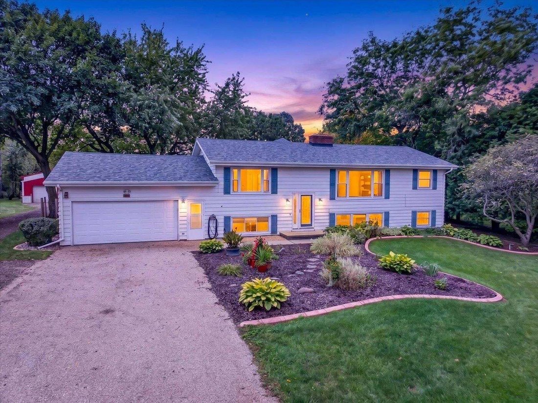 House in Oregon, Wisconsin, United States 2 - 18936676