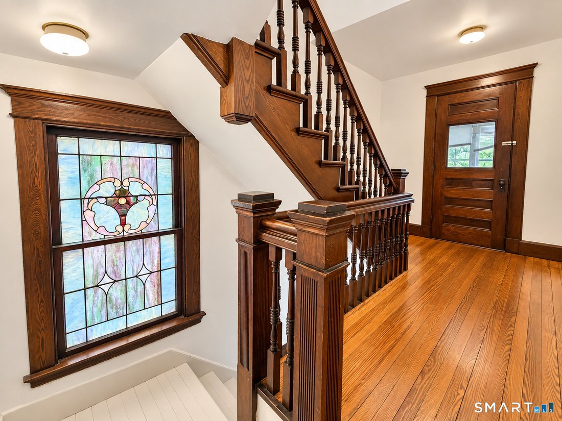 West Haven, Connecticut, United States 3 - 18937258