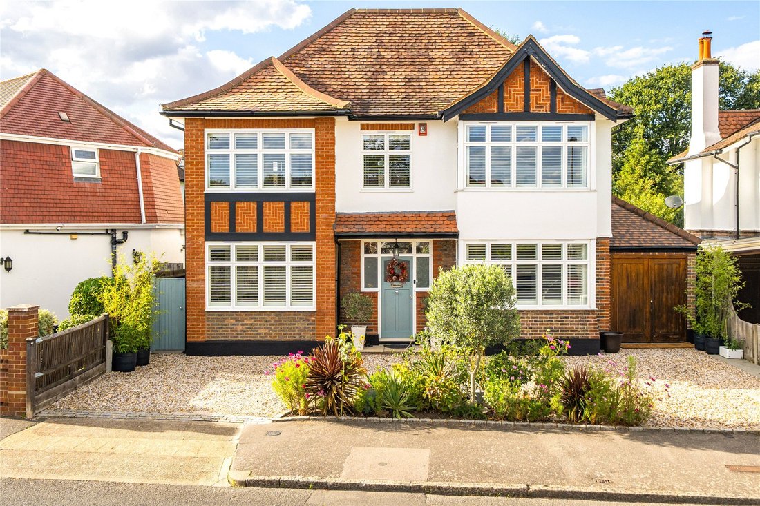 House in Surbiton Hill, Royal Borough of Kingston upon Thames, England 1 - 18937039