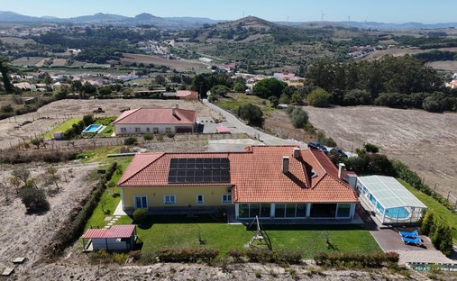Villa in Sapataria, Lisbon, Portugal 1