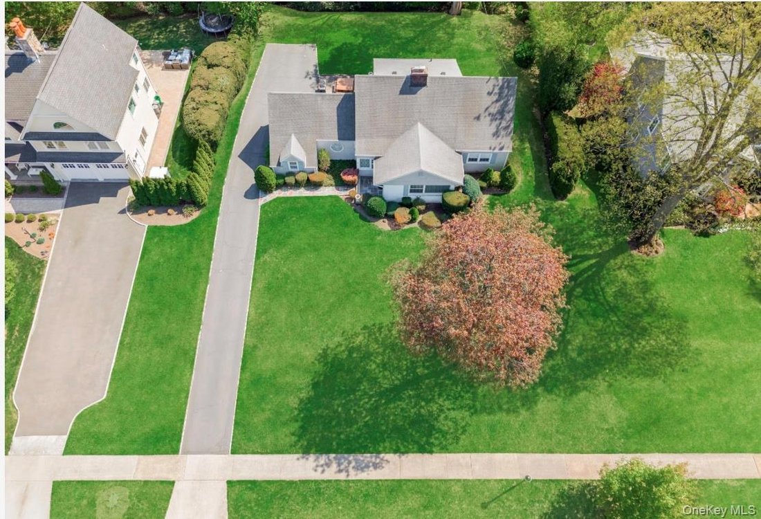 House in Garden City, New York, United States 4 - 18936905