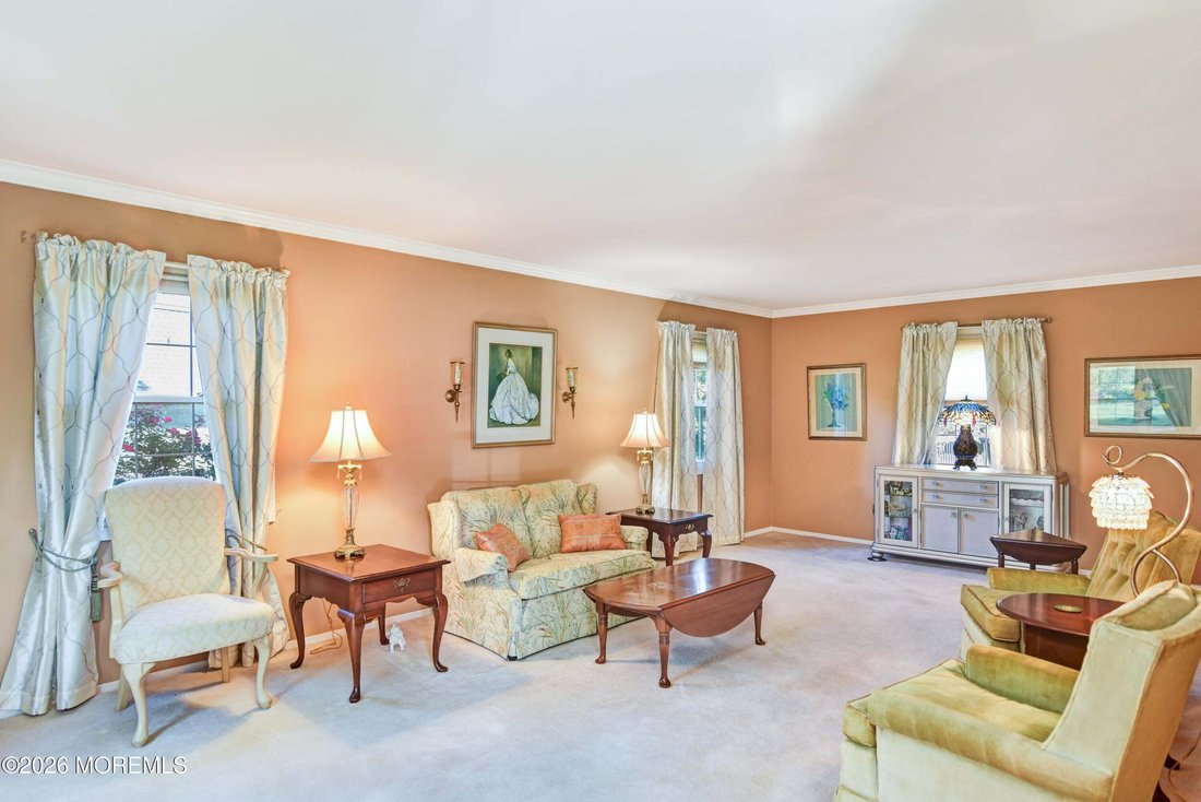 House in Freehold Township, New Jersey, United States 3 - 18936709