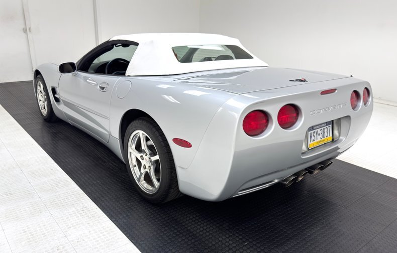 Cabriolet in Morgantown, United States 5 - 18937303