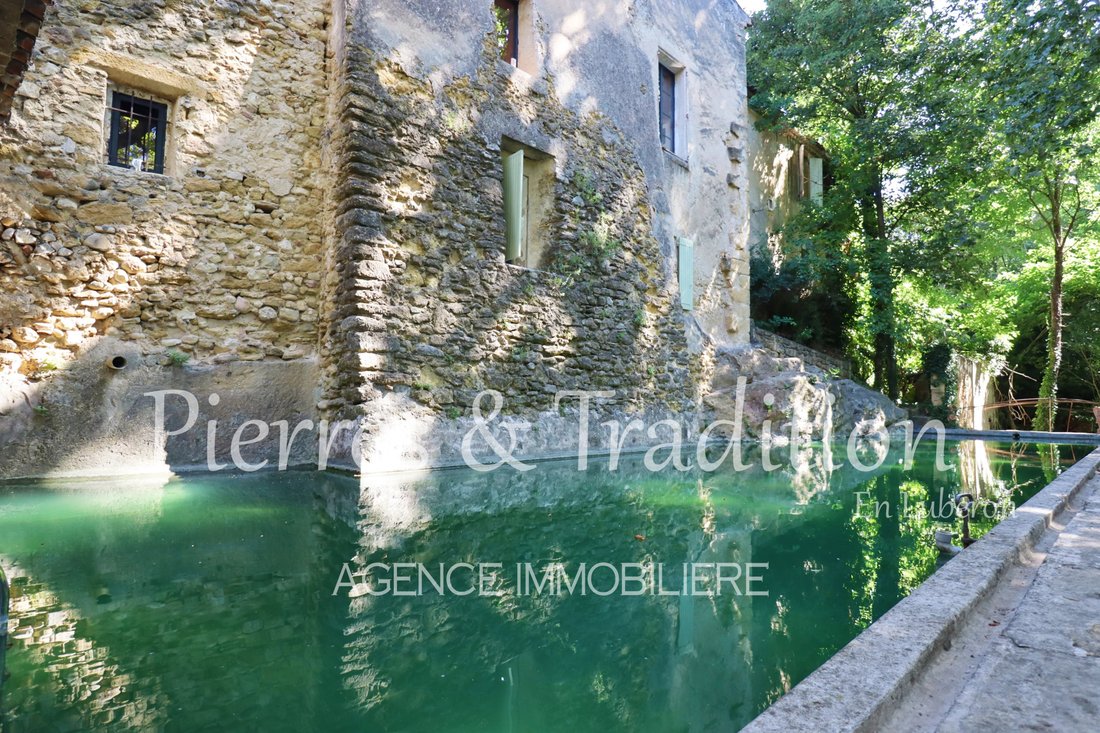 Estate in Pertuis, Provence-Alpes-Côte d'Azur, France 4 - 18937194