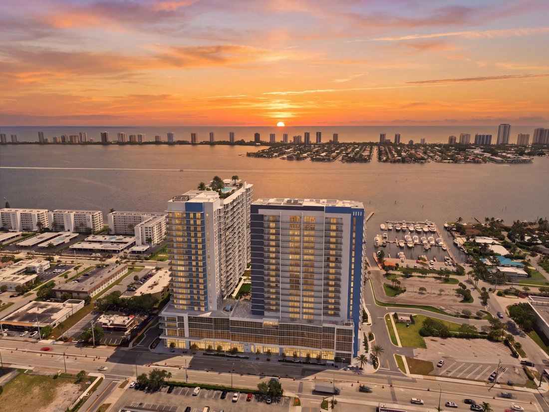 Condo in Lake Park, Florida, United States 3 - 18936996