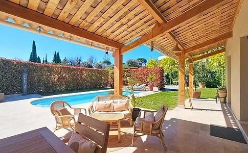 House in Nord, La Gaude, France 1