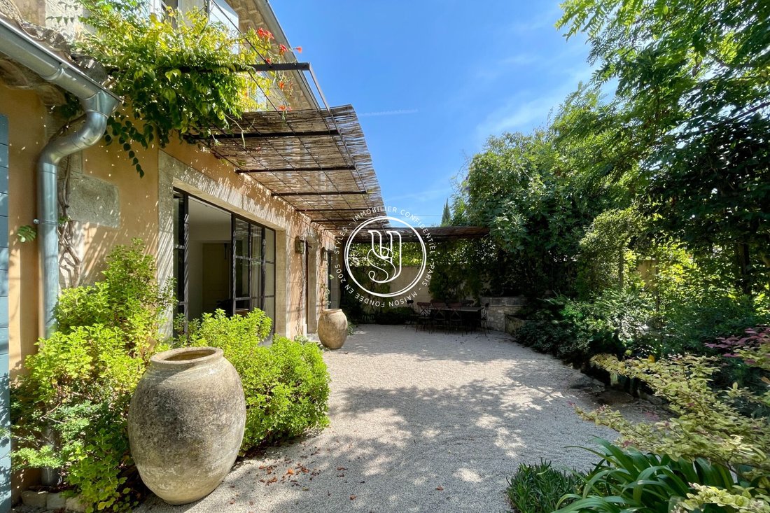 Villa in Saint-Rémy-de-Provence, Provence-Alpes-Côte d'Azur, France 1 - 18937618