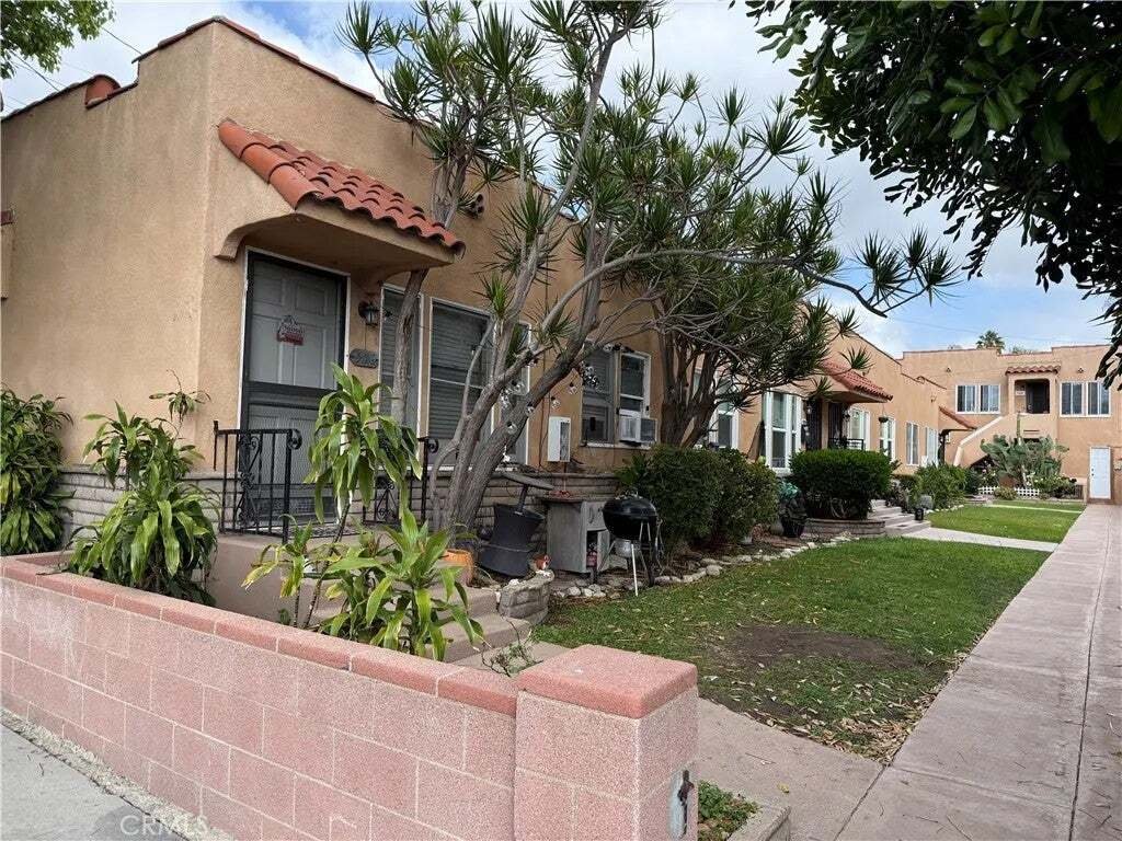 Los Angeles, California, United States 4 - 18937172