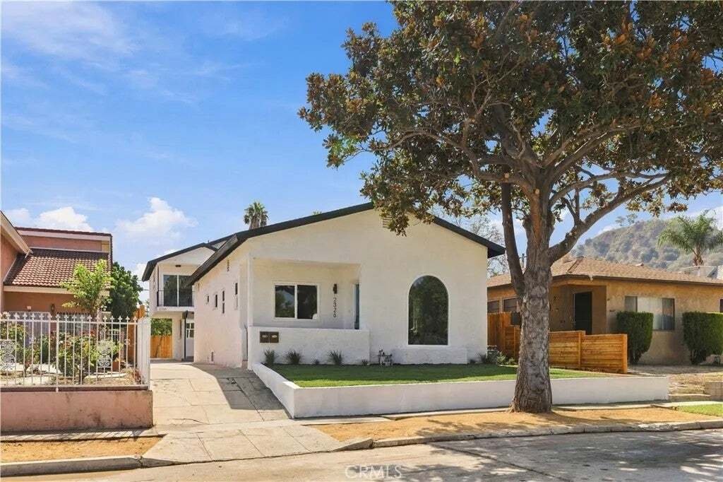 Los Angeles, California, United States 4 - 18937184