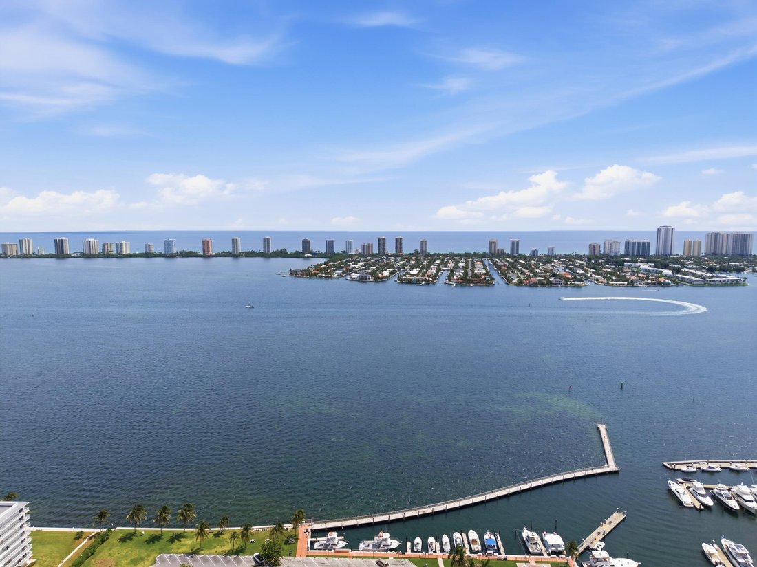 Condo in Lake Park, Florida, United States 4 - 18936996