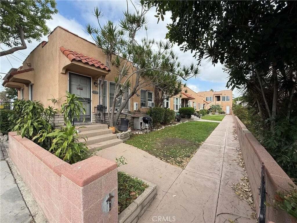 Los Angeles, California, United States 2 - 18937172