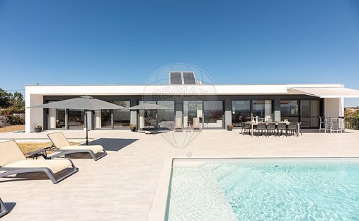 House in Rolica, Leiria District, Portugal 1