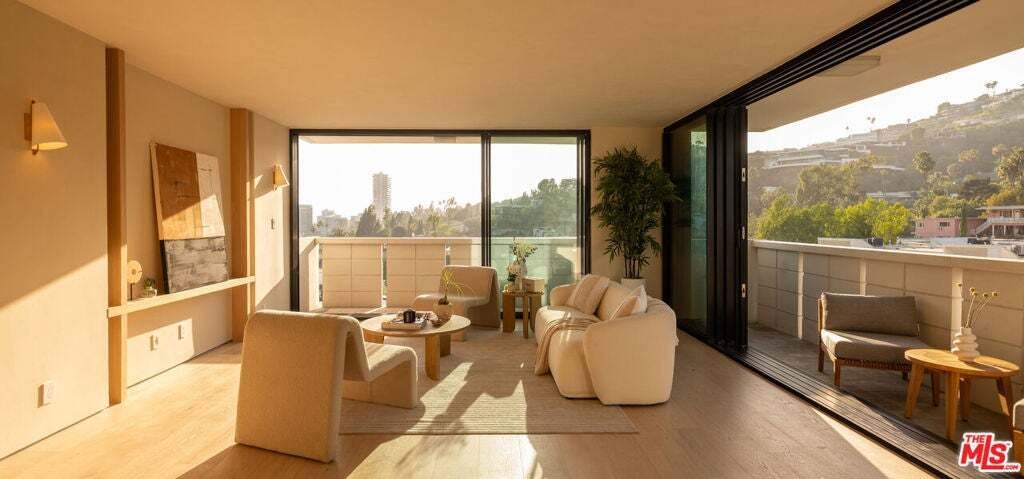 Condo in Los Angeles, California, United States 2 - 18936756
