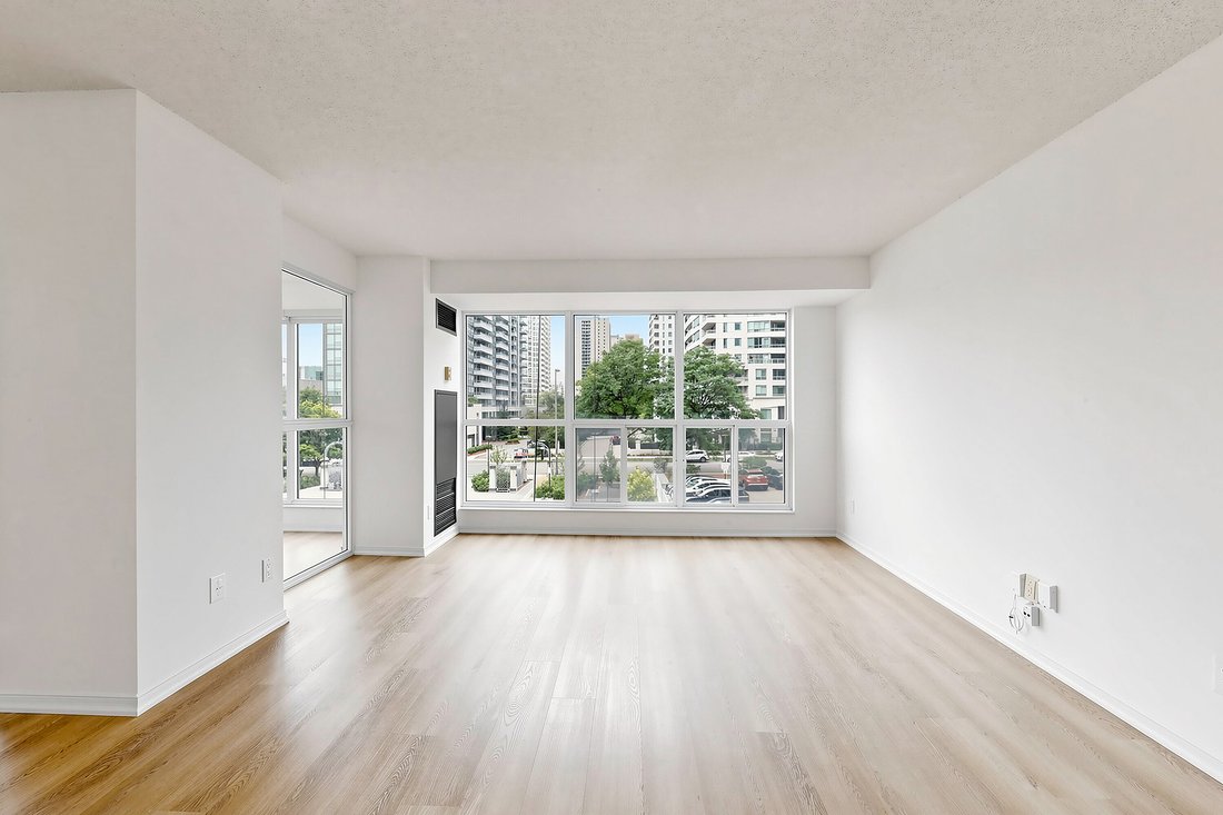 Condo in Toronto, Ontario, Canada 3 - 18936662