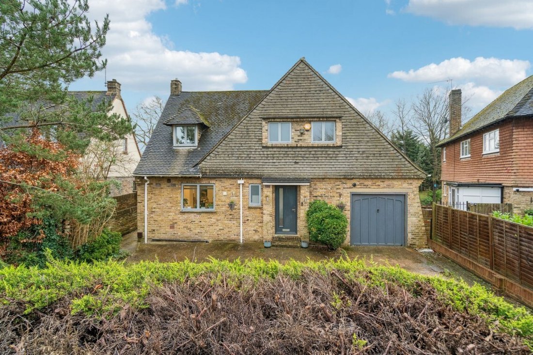 House in Farnham Royal, England 3 - 17493407