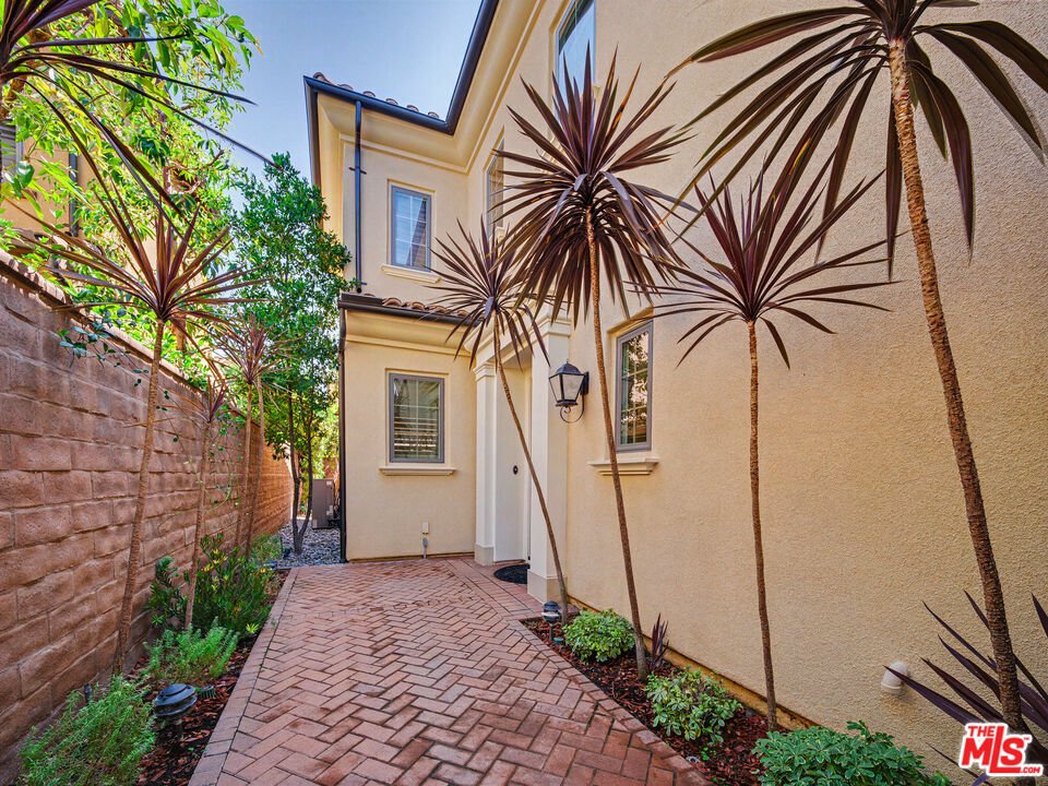 Condo in Irvine, California, United States 4 - 18937102