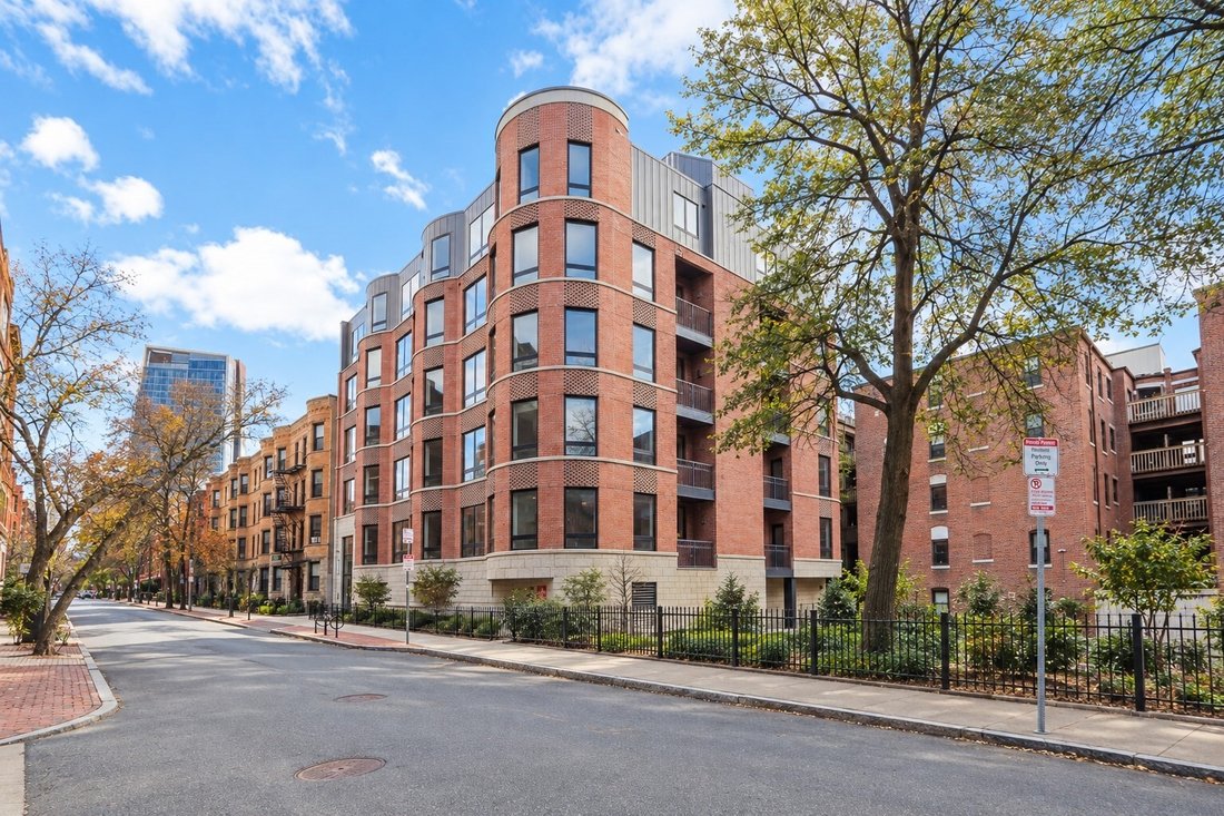 Condo in Boston, Massachusetts, United States 1 - 18937097