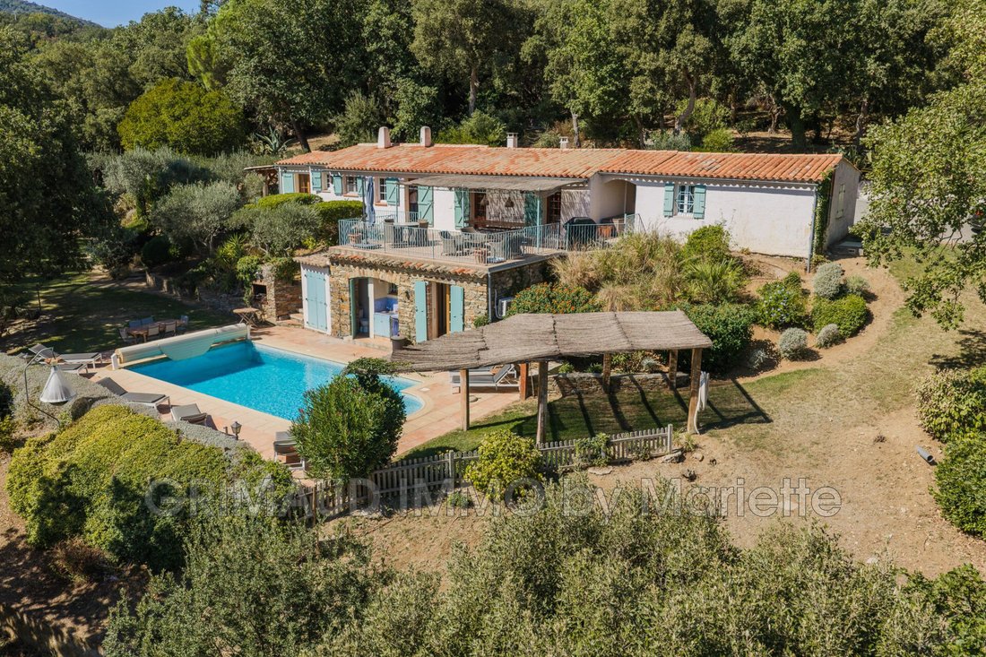 Villa in La Garde-Freinet, Provence-Alpes-Côte d'Azur, France 1 - 18937616