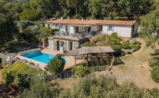 Villa in La Garde-Freinet, Provence-Alpes-Côte d'Azur, Frankreich 1